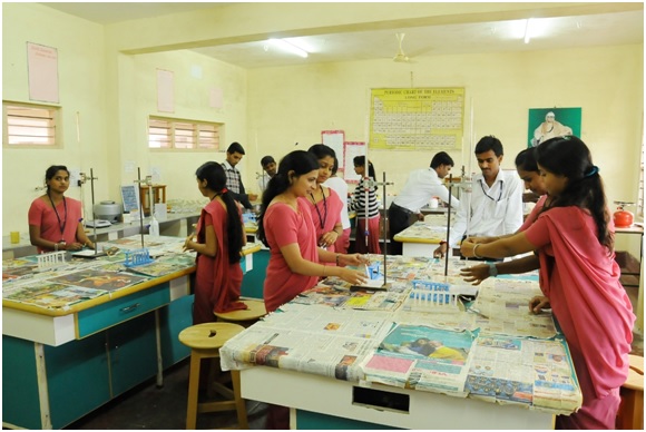 JSS Institute of Education, Sakalehpur - Science lab