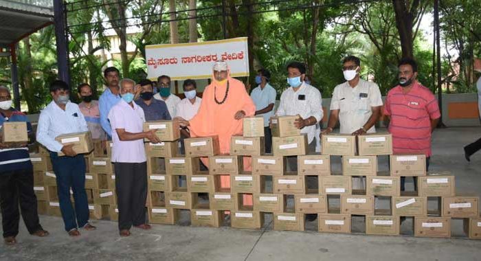 Grocery-kits-distributed-to-Journalists.