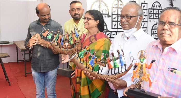 Gandhi_Shilp_Bazaar_01