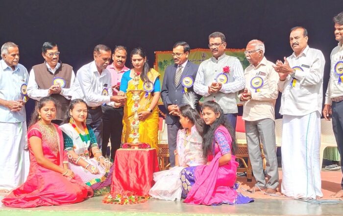 Smt. H.S. Bindya, District Officer, Backward Castes' Welfare Department, Govt. of Karnataka, Mysuru, inaugurated the Students Association, at the JSS Residential School, in Suttur. Dr. Rudramurthy, Asst. Prof. (Retd.), SJCE, Mysuru and heads of various departments of the shcool are seen in the picture.