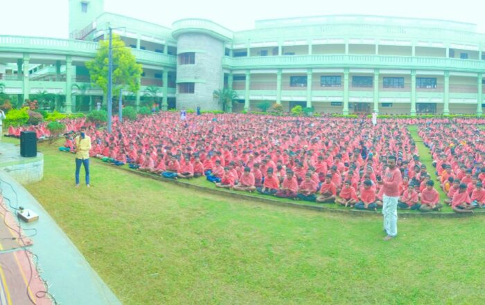 Sri Prabhu Channabasava Swamiji of the Sri Motagi Math, Athani, addressing the students of the JSS Residential School, Suttur.