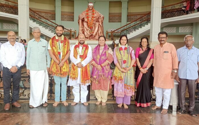 Sri Yogendra Upadhyaya, Minister for Higher Education and Science and Technology, Uttar Pradesh visited the Suttur Srimath along with his family members. Administrative officer of the JSS Residential School Sri S.P. Udayashankar felicitated him on the occasion. The Minister along with his family members and heads of various departments of the school are seen in the picture.