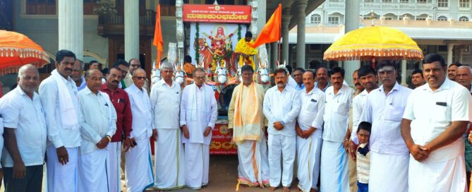 Sri Malai Mahadeshwara Jyothiyatra chariot welcomed at the Suttur Srimath