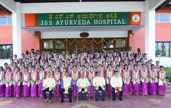 The Graduation Day (Vishikanupravesha) of students of JSS Ayurveda Medical College was held on 4th November 2022 with the blessings of HH Mahaswamiji.