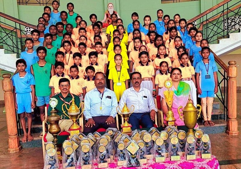 Overall sports prize for JSS Higher Primary School, Suttur
