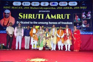 SHRUTI AMRUTH presented by SPIC MACAY, JSS Mahavidyapeetha, JSS AHER and JSS STU was held at Sri Suttur Math on 24th Feb 2023. On the Day -1 of Shruti Amruth, Smt. Sunanda Sharma, Hindustani Vocalist and Smt. Madhavi Mudgal, a renowned Odissi exponent graced the evening with exemplary performances. The event was inaugurated by Sri Mysore Manjunath, Renowned Violinist, Dr C G Betsurmath, Executive Secretary, JSSMVP, Sri R Mahesh, DME, JSSMVP and Dr B Manjunath, Registrar, JSSAHER.