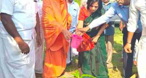 "Prof. A.H.M. Vijayalakshmi and HH Jagadguru Sri Shivarathri Deshikendra Mahaswamiji Lead Tree-Planting Initiative on World Environment Day"