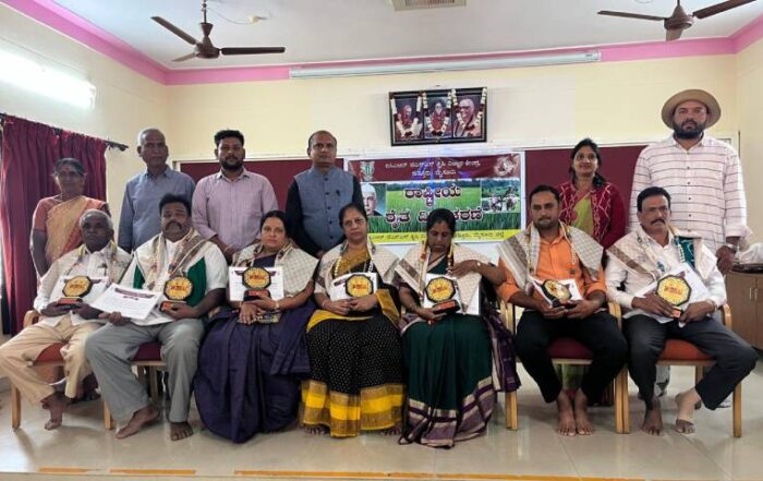 National-Farmers’-Day-Observed-with-Live-Telecast-of-Union-Agriculture-Minister’s-Address-and-Animal-Health-Camp-at-Suttur