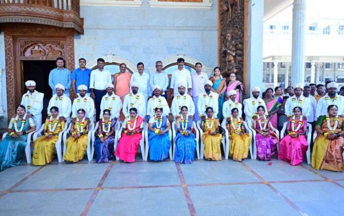 Twelve Couples Wed at Suttur Srimath’s 138th Mass Marriage Ceremony